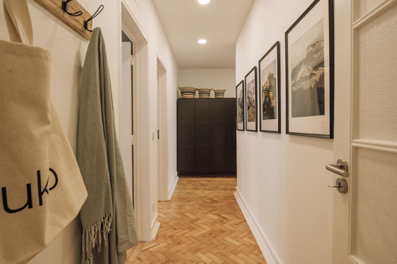 Badet - 3 Bedrooms, Office And Terrace In Alvalade Apartment Lissabon