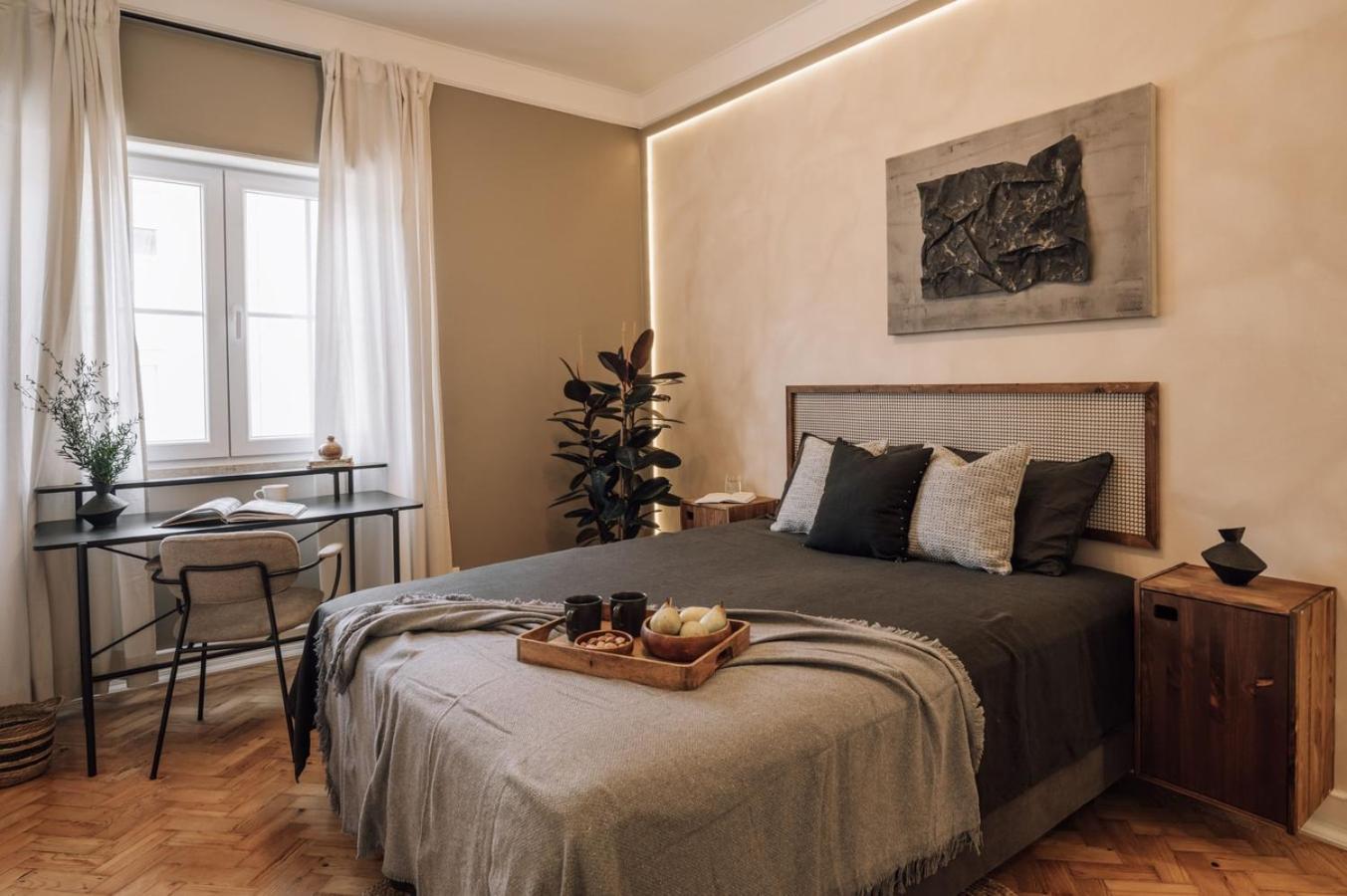 Badet - 3 Bedrooms, Office And Terrace In Alvalade Apartment Lissabon