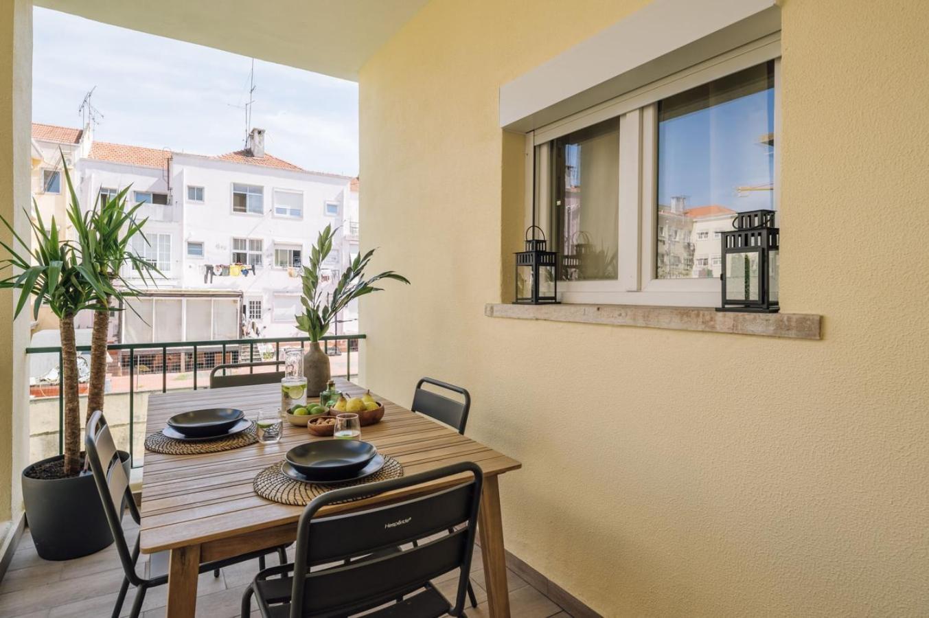 Apartment Badet - 3 Bedrooms, Office And Terrace In Alvalade Lissabon