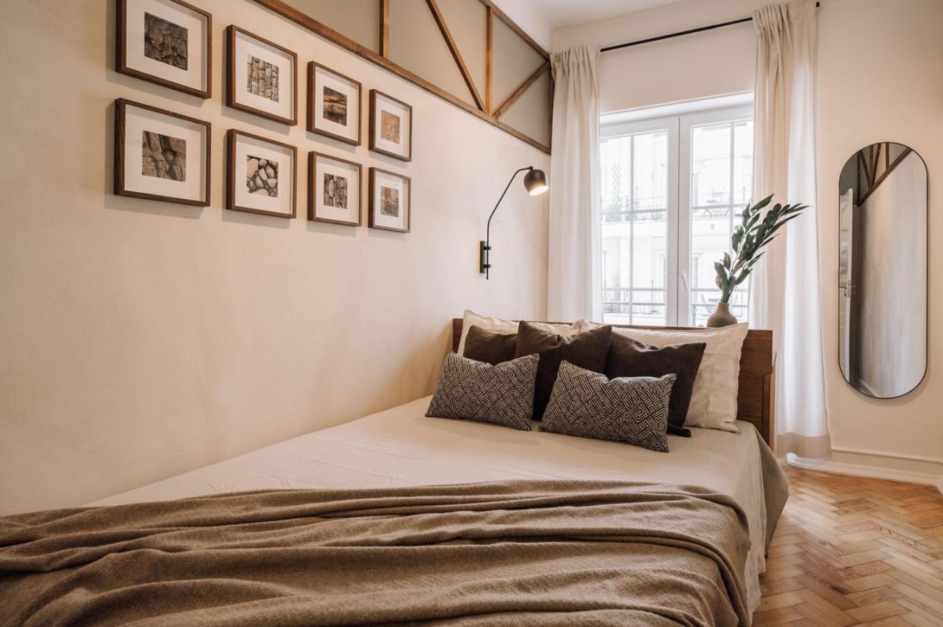 Badet - 3 Bedrooms, Office And Terrace In Alvalade Lissabon